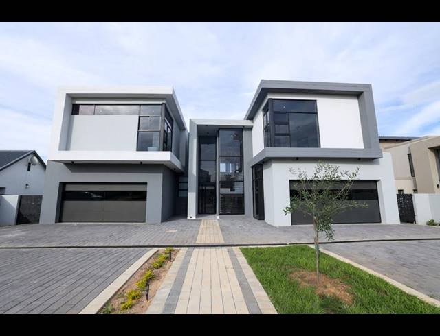 6 BEDROOM HOUSE FOR SALE IN SIX FOUNTAINS RESIDENTIAL ESTATE